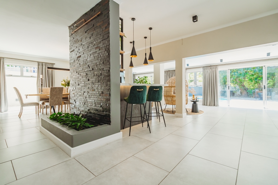 5 Bedroom Property for Sale in Heather Park Western Cape